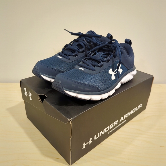 Under Armour Charged Men's Sneaker Navy and White Size 7 Men's Size 9 Ladies NEW - Picture 4 of 5